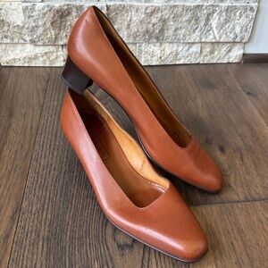 Vintage Coach Leather Block Heel Pumps Womens Size 9N British Tan Made In Italy